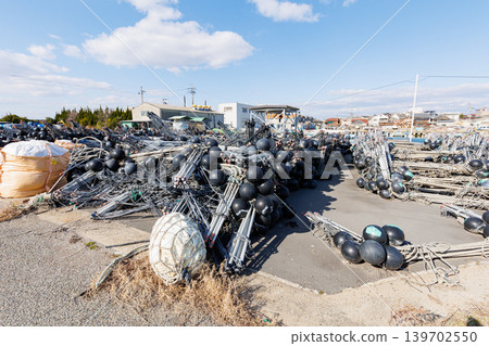 Fishing supplies lined up at Eigashima Fishing Port (Akashi City, Hyogo Prefecture) Fishing supplies lined up at Eigashima Fishing Port (Akashi City, Hyogo Prefecture) 139702550