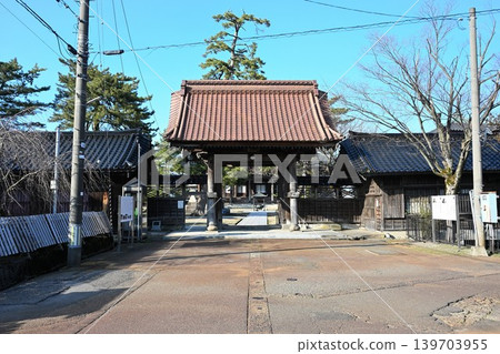 Honjoji Temple (Sanjo City, Niigata Prefecture) Honjoji Temple (Sanjo City, Niigata Prefecture) 139703955