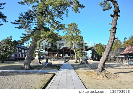 Honjoji Temple (Sanjo City, Niigata Prefecture) Honjoji Temple (Sanjo City, Niigata Prefecture) 139703958