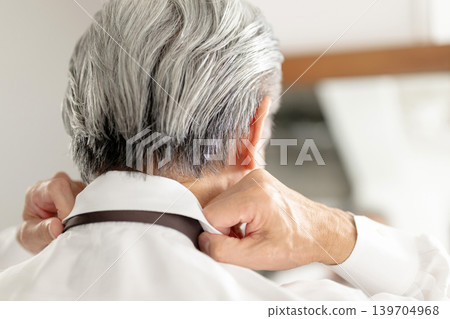 打領帶的商人 打領帶的商人 139704968
