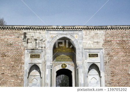 96091 Türkiye, Istanbul, The Emperor's Gate of Topkapi Palace 96091 Türkiye, Istanbul, The Emperor's Gate of Topkapi Palace 139705202