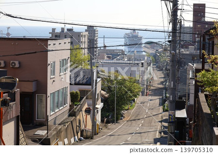 In early May in Otaru, Hokkaido, at Funamizaka, a slope that has been the setting for movies and dramas, you can see ships from this slope, a filming location for movies. In early May in Otaru, Hokkaido, at Funamizaka, a slope that has been the setting for movies and dramas, you can see ships from this slope, a filming location for movies. 139705310
