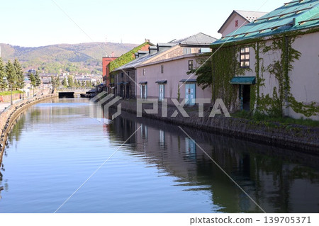 五月初北海道小樽市小樽運河,運河觀光,黃金周,小樽春季觀光 五月初北海道小樽市小樽運河,運河觀光,黃金周,小樽春季觀光 139705371