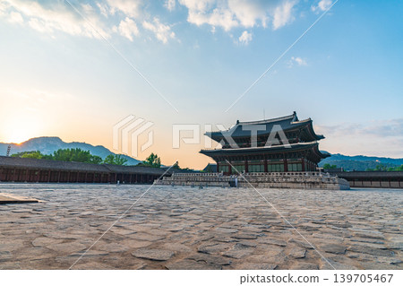 Seoul, South Korea - May. 14, 2026 : Majestic Geunjeongjeon Hall in Gyeongbokgung Palace under warm late afternoon sunlight, Seoul, South Korea Seoul, South Korea - May. 14, 2026 : Majestic Geunjeongjeon Hall in Gyeongbokgung Palace under warm late afternoon sunlight, Seoul, South Korea 139705467