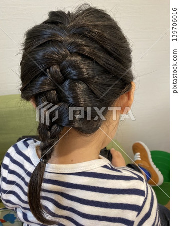 後面的女孩 後面的女孩 139706016