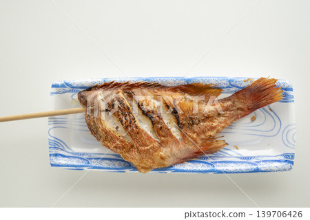 Grilled red fish with salt Grilled red fish with salt 139706426