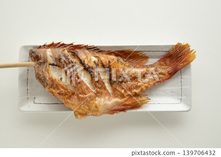 Grilled red fish with salt Grilled red fish with salt 139706432