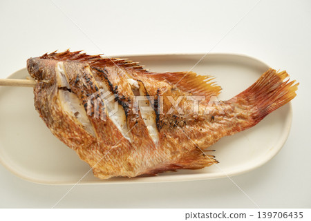 Grilled red fish with salt Grilled red fish with salt 139706435