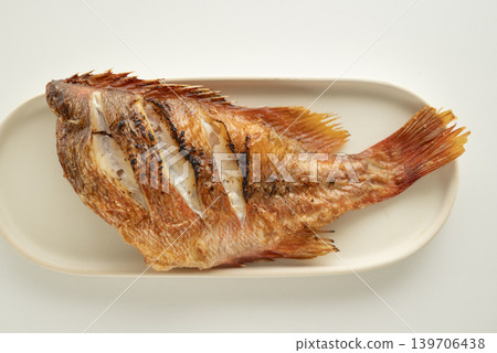 Grilled red fish with salt Grilled red fish with salt 139706438