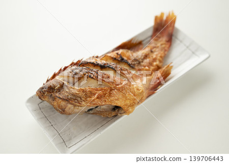 鹽烤紅魚 鹽烤紅魚 139706443