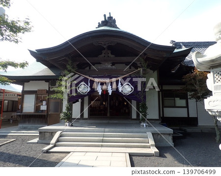 Tsushima Shrine, located on Tsushima Island in the Seto Inland Sea off the coast of Mitoyo City, Kagawa Prefecture, is worshipped as the guardian deity of children's health and growth. Tsushima Shrine, located on Tsushima Island in the Seto Inland Sea off the coast of Mitoyo City, Kagawa Prefecture, is worshipped as the guardian deity of children's health and growth. 139706499
