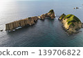 懸崖峭壁和遠處看到的地平線的懸崖 139706822
