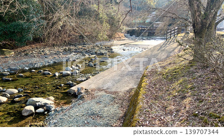 伊努納基河清澈的河水和適合在河裡玩耍的地點 伊努納基河清澈的河水和適合在河裡玩耍的地點 139707344