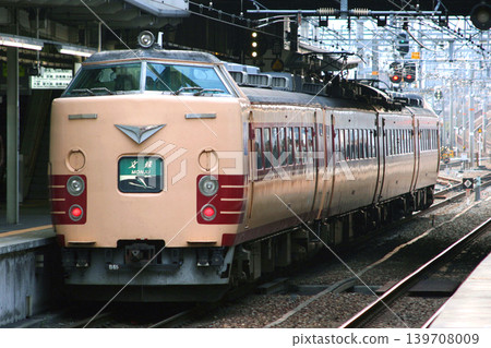 Limited Express Monju (183 series train: Shin-Osaka ⇔ Amanohashidate) Limited Express Monju (183 series train: Shin-Osaka ⇔ Amanohashidate) 139708009