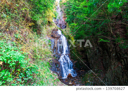 [Japan's Top 100 Waterfalls] Jōsei Falls, Late Autumn Scenery 8, Sakugi-cho, Miyoshi City, Hiroshima Prefecture 139708627