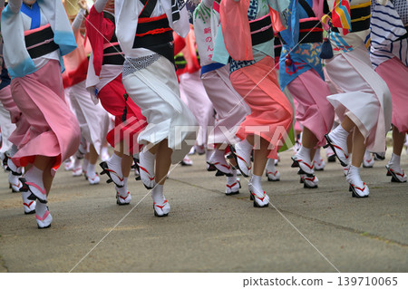 阿波舞春季祭典「德島城阿波舞」由著名舞蹈團體共同演出 阿波舞春季祭典「德島城阿波舞」由著名舞蹈團體共同演出 139710065