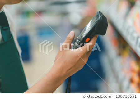super market, supermarket, salesperson 139710551