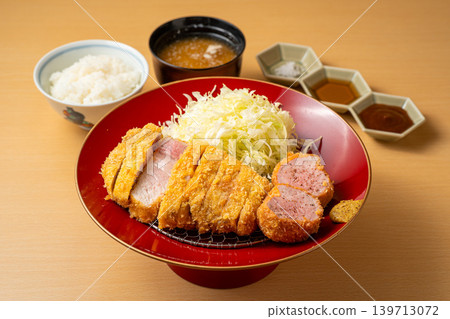 套餐包含豬裡肌排和豬柳肉排 套餐包含豬裡肌排和豬柳肉排 139713072