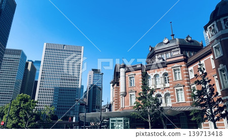 東京車站,摩天大樓和藍天 東京車站,摩天大樓和藍天 139713418