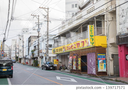 沖繩縣浦添市八房莊大街 沖繩縣浦添市八房莊大街 139717571