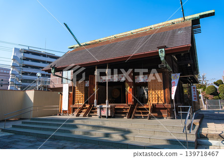 The main hall of Tsurumi Shrine in Yokohama City, Kanagawa Prefecture, is beautiful with its Shinto-style architecture standing out against the blue sky. The main hall of Tsurumi Shrine in Yokohama City, Kanagawa Prefecture, is beautiful with its Shinto-style architecture standing out against the blue sky. 139718467