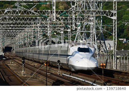 Sanyo Shinkansen, Shin-Yamaguchi Station: The World of Super Telephoto Sanyo Shinkansen, Shin-Yamaguchi Station: The World of Super Telephoto 139718640