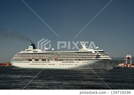 Cruise ship Crystal Symphony arrives at Osaka Port. Cruise ship Crystal Symphony arrives at Osaka Port. 139719286