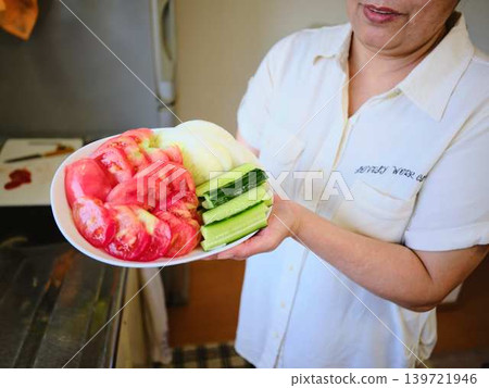 Summer vegetables served on a plate 139721946