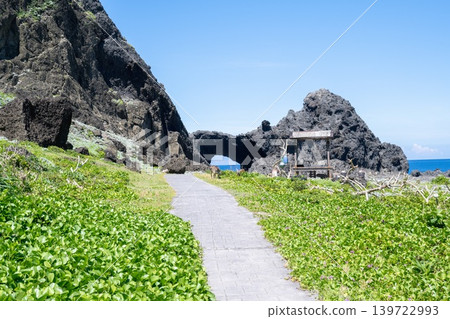 Lanyu, Taiwan: A giant volcanic sea-eroded cave on the north coast of Tonglu. 139722993
