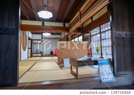 The old and very beautiful townscape of Wakasa Town, Tottori Prefecture, Japan 139726880