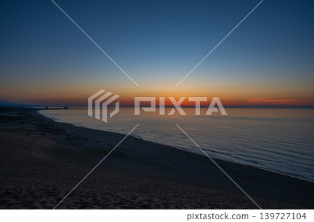 The beautiful Tottori Sand Dunes in Tottori Prefecture, Japan The beautiful Tottori Sand Dunes in Tottori Prefecture, Japan 139727104