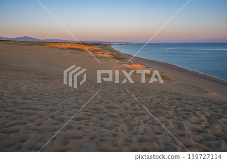 The beautiful Tottori Sand Dunes in Tottori Prefecture, Japan 139727114