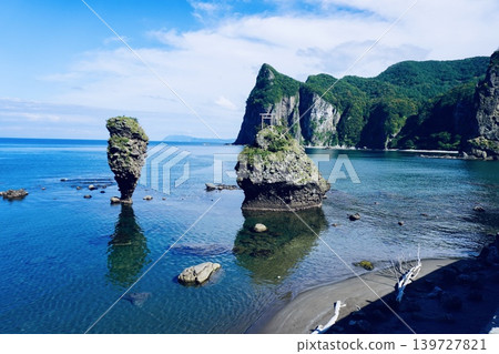 Yoichi Town, Daikoku Rock and Ebisu Rock Yoichi Town, Daikoku Rock and Ebisu Rock 139727821