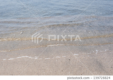 海浪拍打著沙灘-湘南由比濱 海浪拍打著沙灘-湘南由比濱 139728824
