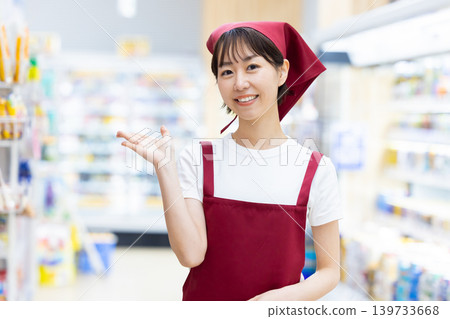 woman working in a supermarket woman working in a supermarket 139733668