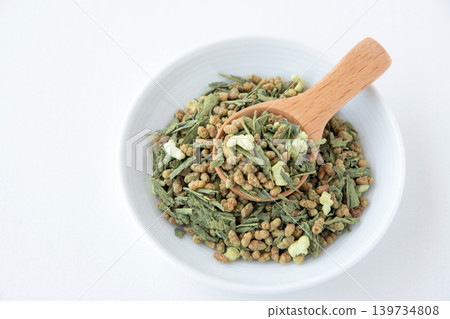 抹茶泡的糙米茶特寫 139734808