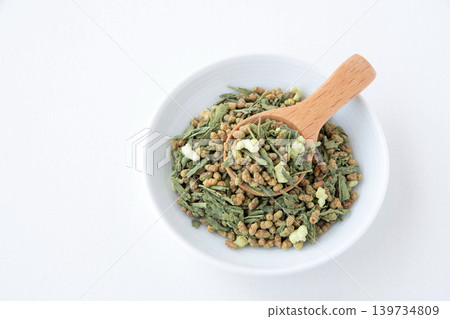 抹茶泡的糙米茶特寫 139734809