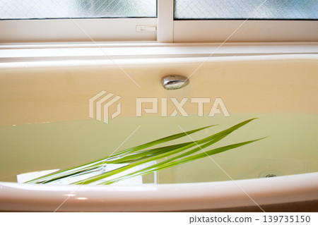 Children's Day: Irises floating in the bathtub 139735150