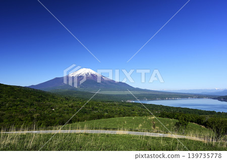 五月的富士山（照片攝於山中湖妙神山全景台附近） 139735778