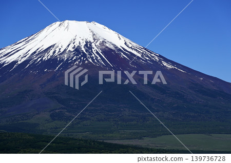 Mount Fuji in May (Photo taken near Yamanakako Myojinyama Panorama Platform) Mount Fuji in May (Photo taken near Yamanakako Myojinyama Panorama Platform) 139736728