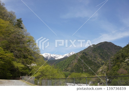 中阿爾卑斯山 139736839