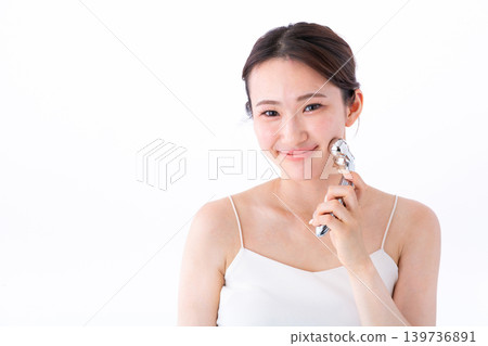 Beauty image of young women 139736891