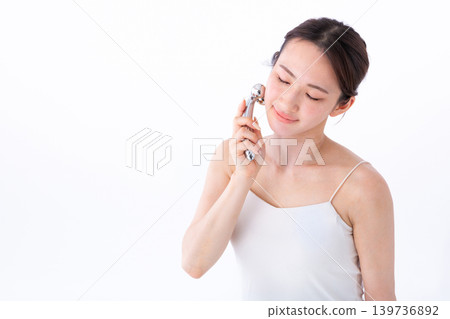 Beauty image of young women Beauty image of young women 139736892