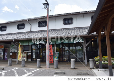 三重縣龜山市:關宿路邊站和藍天 三重縣龜山市:關宿路邊站和藍天 139737014