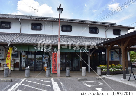 Mie Prefecture, Kameyama City: Sekijuku Roadside Station and the blue sky Mie Prefecture, Kameyama City: Sekijuku Roadside Station and the blue sky 139737016