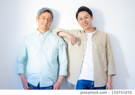 父母與孩子的簡單肖像 父母與孩子的簡單肖像 139741859