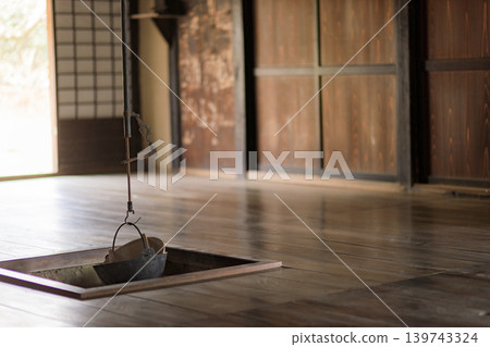 茨城縣日立不動木市山上的一座古老的茅草屋。 139743324