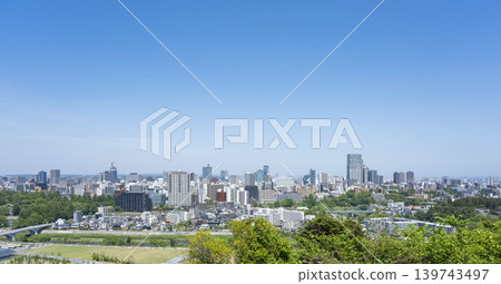 從青葉城遺址欣賞清新綠色的仙台市全景 從青葉城遺址欣賞清新綠色的仙台市全景 139743497
