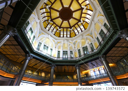 The retro interior of Tokyo Station dome The retro interior of Tokyo Station dome 139743572