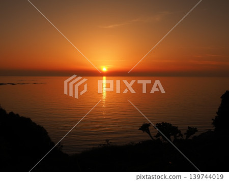 Sunset over the sea Sunset over the sea 139744019